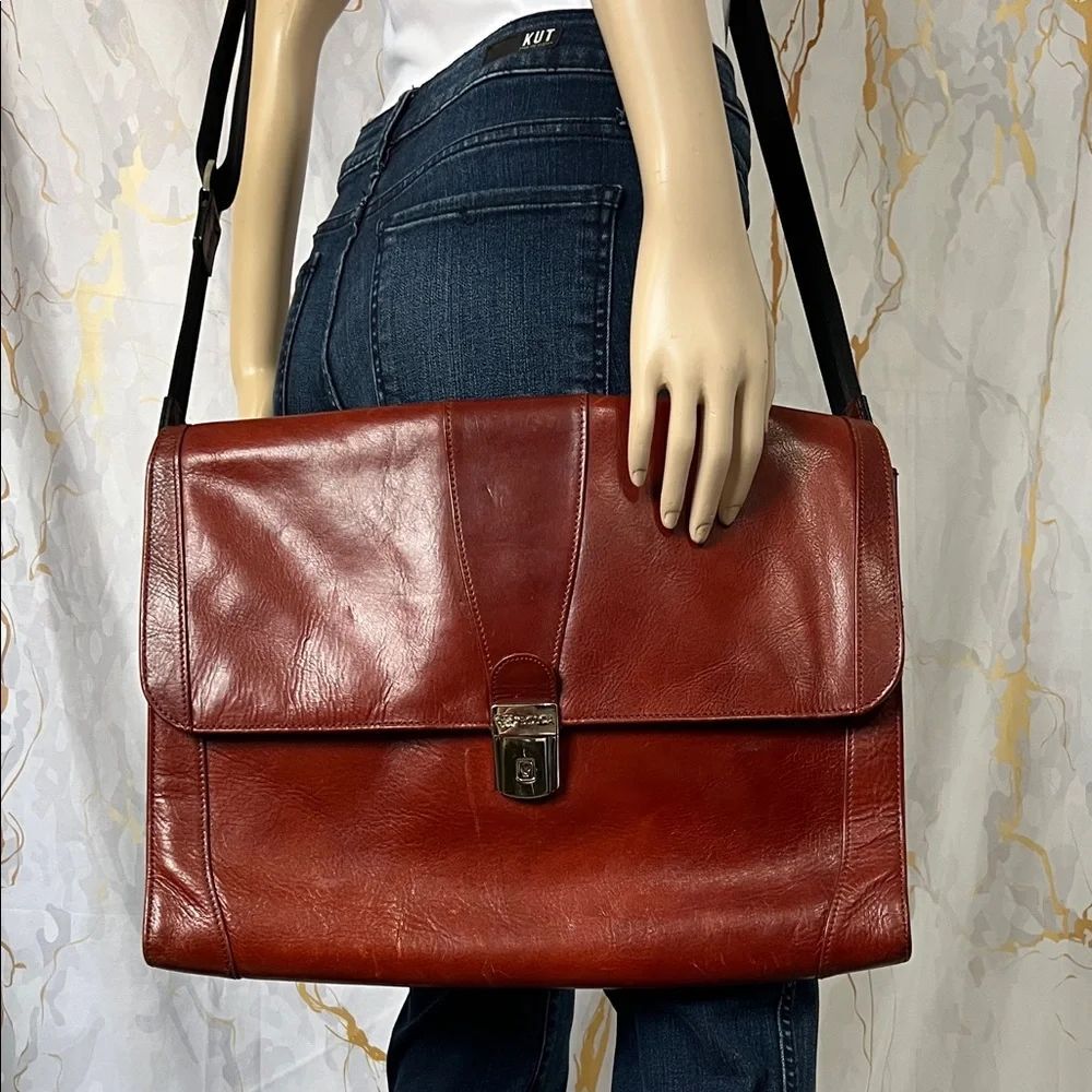 * Bosca Old Leather Flap Envelope shoulder Brief Cognac Leather